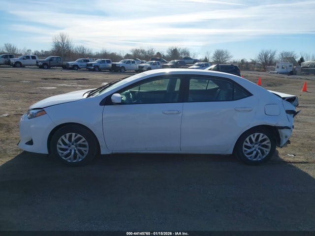 Toyota COROLLA LE 2018 5YFBURHE1JP740424 Image 15