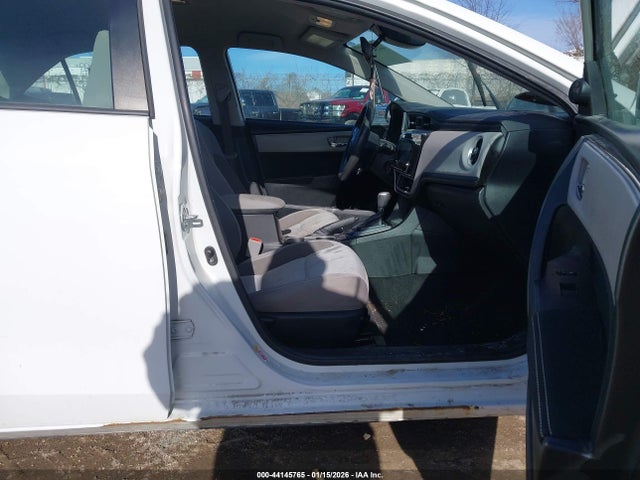 Toyota COROLLA LE 2018 5YFBURHE1JP740424 Image 5