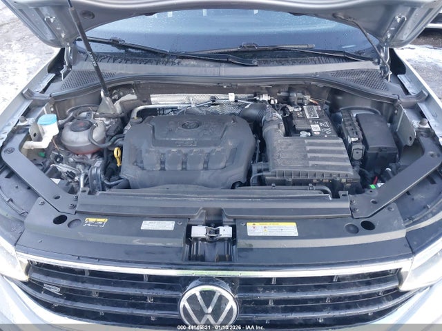 3VV8B7AX2PM000592 Volkswagen Tiguan 2.0t Se R-line Black