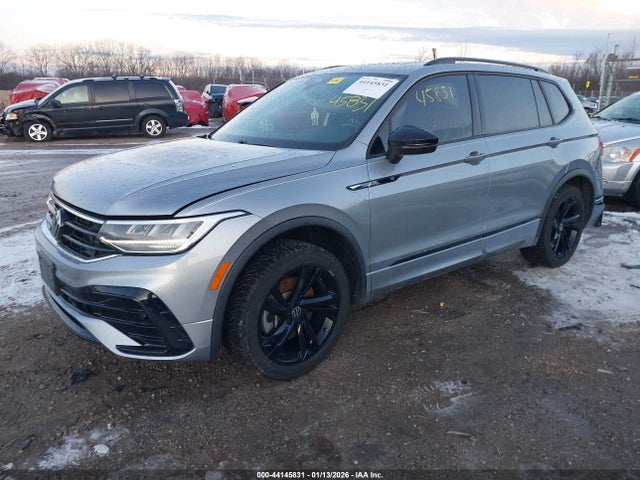 3VV8B7AX2PM000592 Volkswagen Tiguan 2.0t Se R-line Black