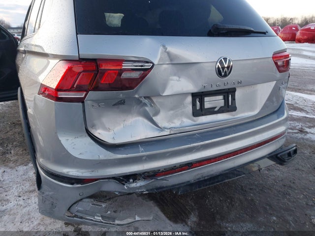 3VV8B7AX2PM000592 Volkswagen Tiguan 2.0t Se R-line Black