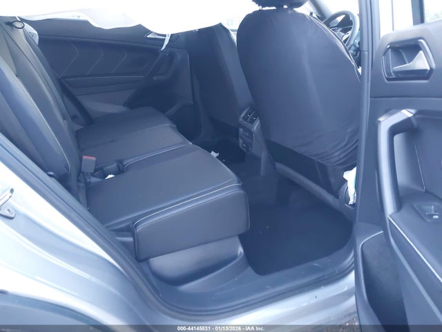 3VV8B7AX2PM000592 Volkswagen Tiguan 2.0t Se R-line Black