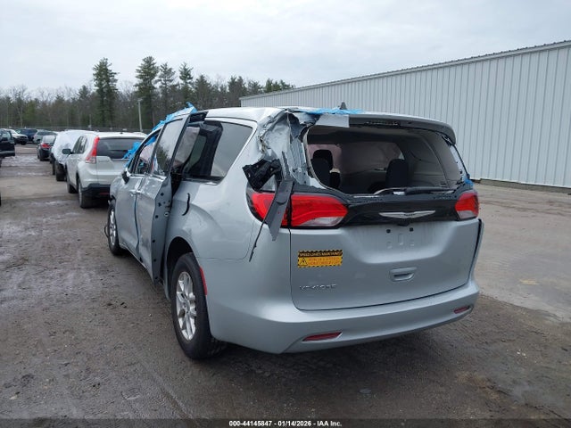 2024 CHRYSLER VOYAGER 2C4RC1CG6RR160268 Photo 2