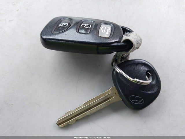 5NPDH4AE4GH766001 Hyundai ELANTRA SE