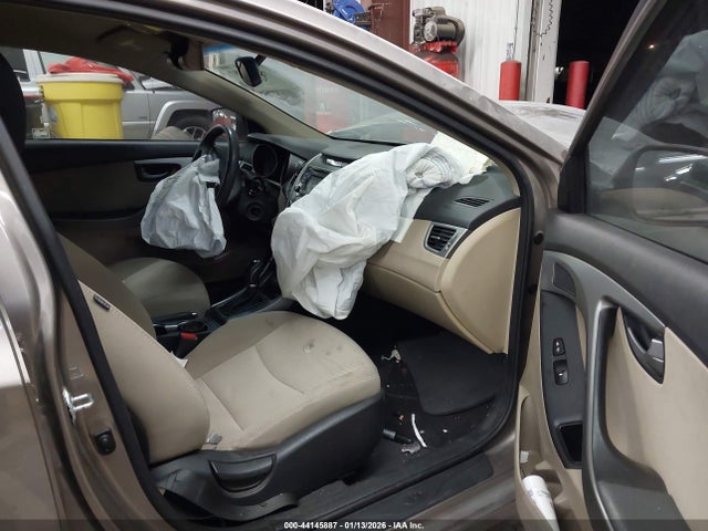 5NPDH4AE4GH766001 Hyundai ELANTRA SE
