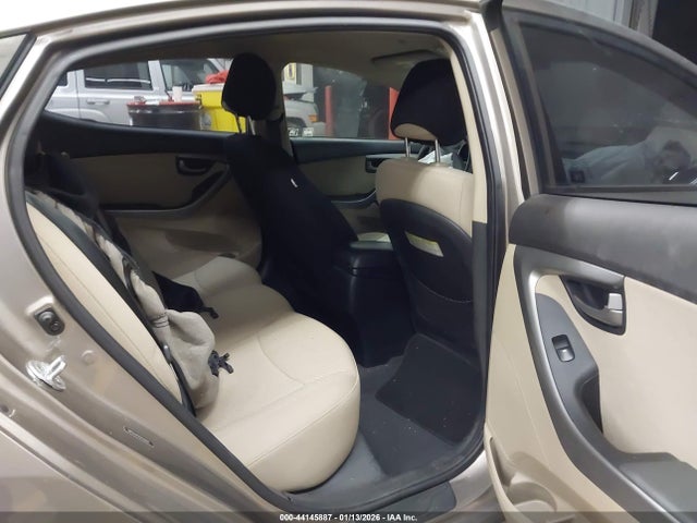 5NPDH4AE4GH766001 Hyundai ELANTRA SE