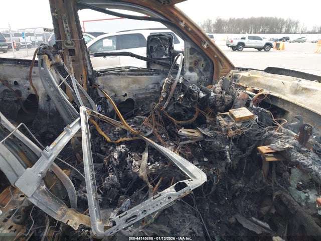 44145888 :رقم المزاد ، 1GT42WEY7KF201228 vin ، 2019 Gmc Sierra 3500hd Denali مزاد بيع