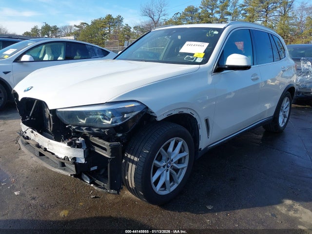 2019 BMW X5 5UXCR6C57KLL04018 Photo 1