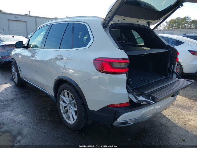 2019 BMW X5 5UXCR6C57KLL04018 Photo 2