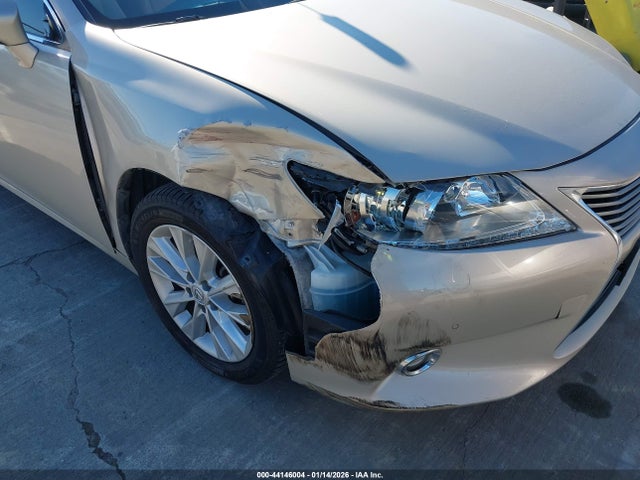 JTHBW1GG5E2073097 Lexus ES 300H