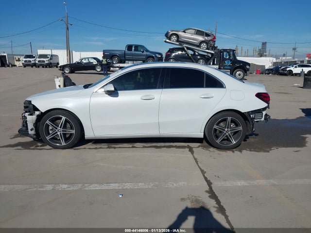 Mercedes-Benz A 220 2019 WDD3G4EB9KW035300 Image 15