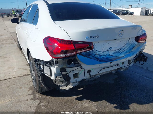 Mercedes-Benz A 220 2019 WDD3G4EB9KW035300 Image 19