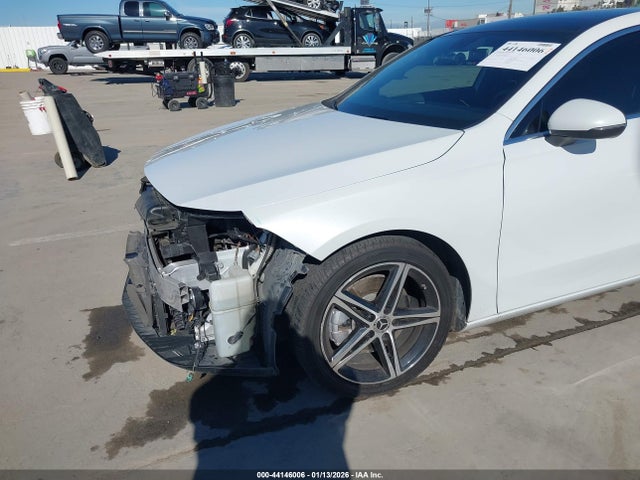 Mercedes-Benz A 220 2019 WDD3G4EB9KW035300 Image 21