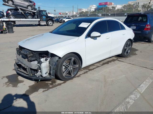 Mercedes-Benz A 220 2019 WDD3G4EB9KW035300 Image 2