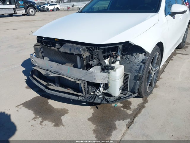 Mercedes-Benz A 220 2019 WDD3G4EB9KW035300 Image 6