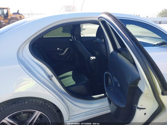 Mercedes-Benz A 220 2019 WDD3G4EB9KW035300 Image 8