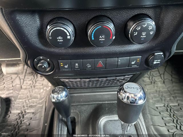 2018 JEEP WRANGLER JK UNLIMITED 1C4BJWDG5JL854675 Photo 5