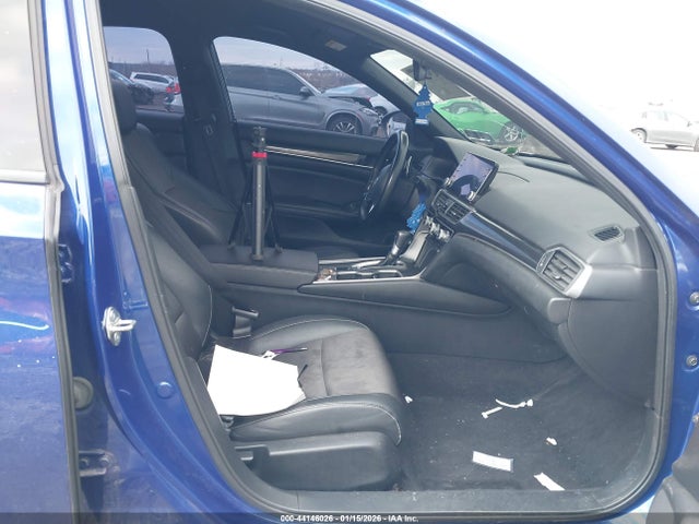 1HGCV1F33KA043915 Honda Accord Sport