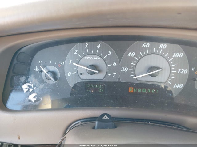 44146040 :رقم المزاد ، 1G4CW54KX54106844 vin ، 2005 Buick Park Avenue مزاد بيع