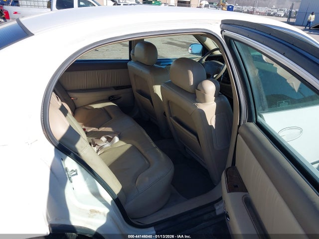 44146040 :رقم المزاد ، 1G4CW54KX54106844 vin ، 2005 Buick Park Avenue مزاد بيع