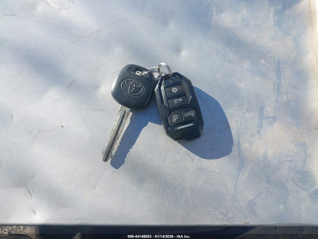 5TFCZ5AN1JX124846 Toyota Tacoma Sr V6