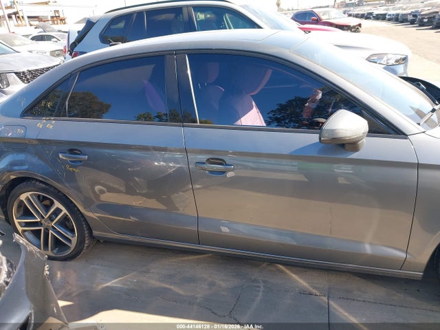 WAUAUGFF2KA097628 Audi A3 40 Titanium Premium