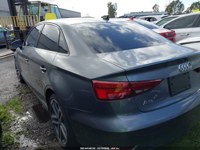 2019 AUDI A3 WAUAUGFF2KA097628 Photo 2