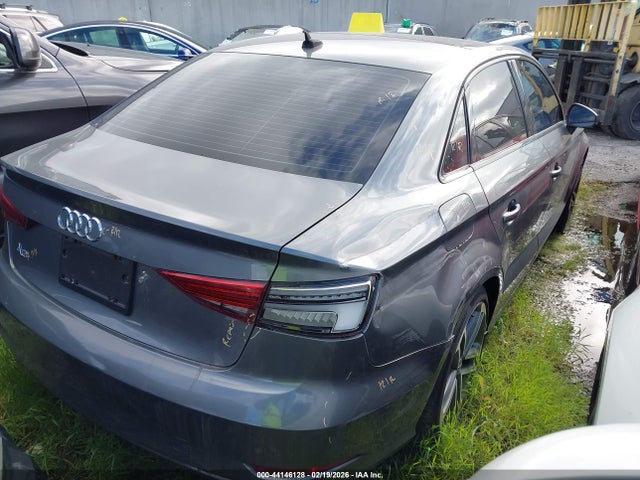 2019 AUDI A3 WAUAUGFF2KA097628 Photo 3