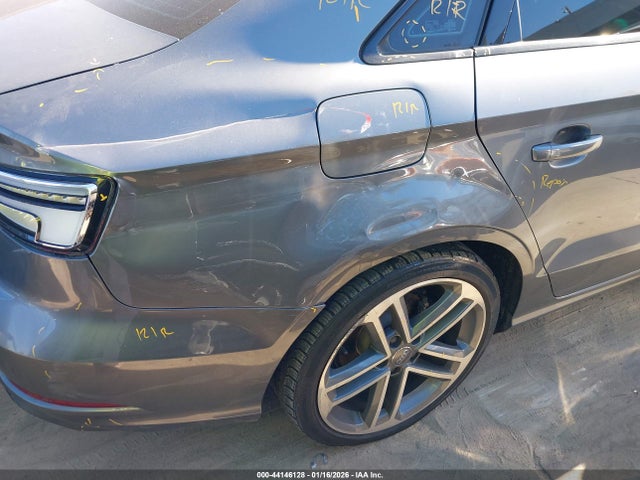 2019 AUDI A3 WAUAUGFF2KA097628 Photo 5
