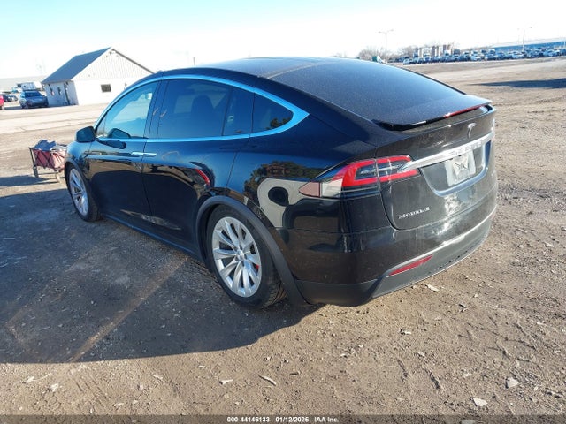 2016 TESLA MODEL X 5YJXCAE46GF000717 Photo 2