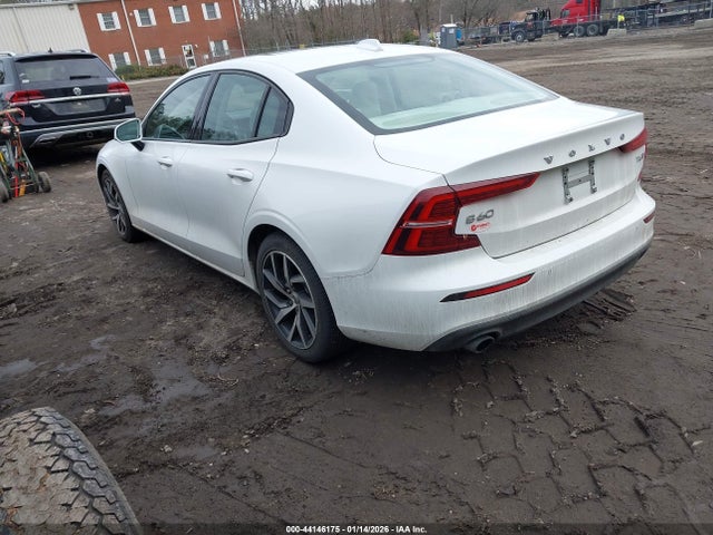 2019 VOLVO S60 7JRA22TK5KG017976 Photo 2