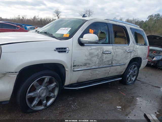2008 Cadillac Escalade Standard მანქანა იყიდება აუქციონზე, vin: 1GYFK63808R175519, აუქციონის ნომერი: 44146206