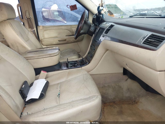 2008 Cadillac Escalade Standard მანქანა იყიდება აუქციონზე, vin: 1GYFK63808R175519, აუქციონის ნომერი: 44146206