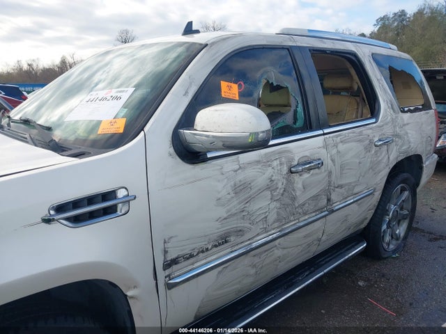 2008 Cadillac Escalade Standard მანქანა იყიდება აუქციონზე, vin: 1GYFK63808R175519, აუქციონის ნომერი: 44146206