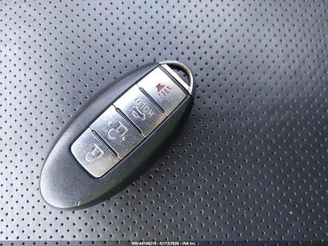 44146219 :رقم المزاد ، JN1BY1PR6HM210413 vin ، 2017 Infiniti Q70l 3.7x مزاد بيع