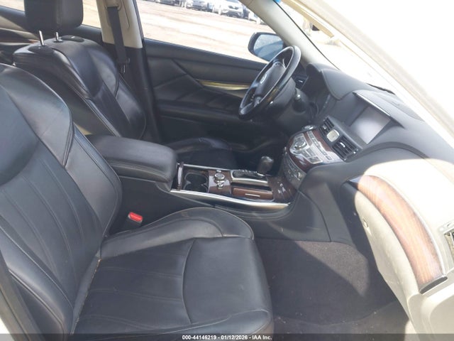 44146219 :رقم المزاد ، JN1BY1PR6HM210413 vin ، 2017 Infiniti Q70l 3.7x مزاد بيع