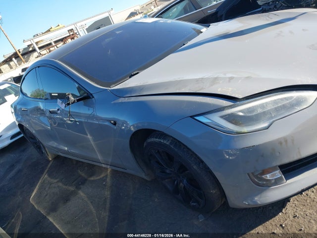 Tesla Model S 60/70/75/85 2016 5YJSA1E17GF151684 Image 12