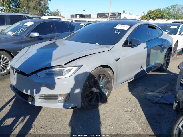 2016 TESLA MODEL S 5YJSA1E17GF151684 Photo 1