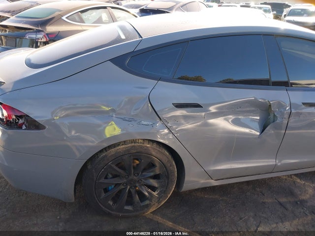 2016 TESLA MODEL S 5YJSA1E17GF151684 Photo 5