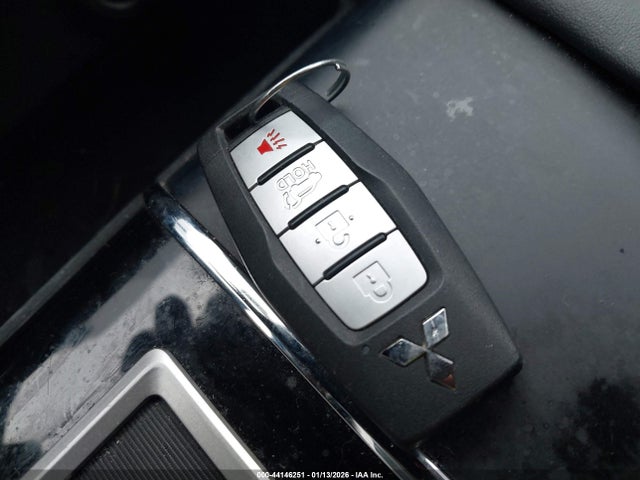 2023 MITSUBISHI OUTLANDER JA4J4UA83PZ024555 Photo 10