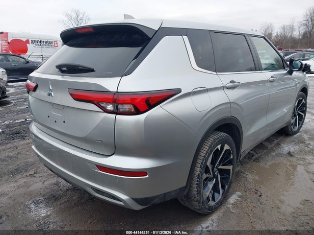 2023 MITSUBISHI OUTLANDER JA4J4UA83PZ024555 Photo 3
