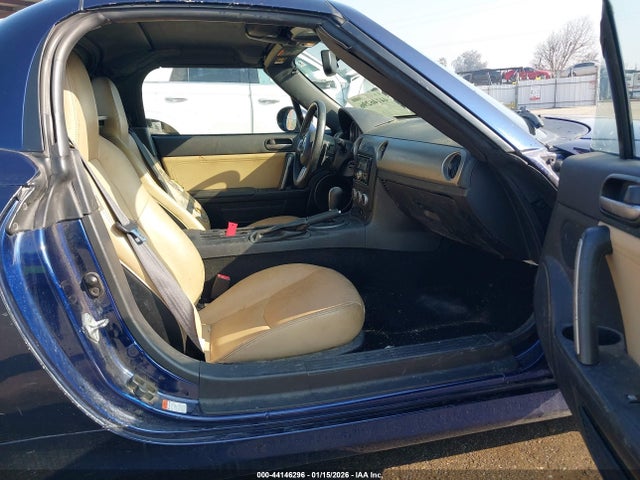 2011 MAZDA MX-5 MIATA JM1NC2PF2B0213375 Photo 4