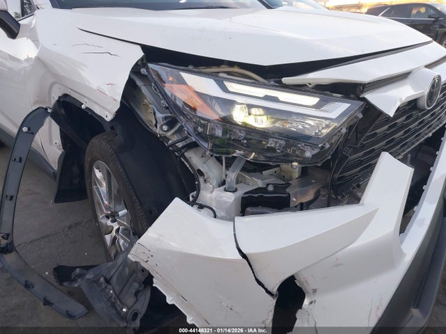 2T3C1RFV0SW399542 Toyota Rav4 Xle Premium