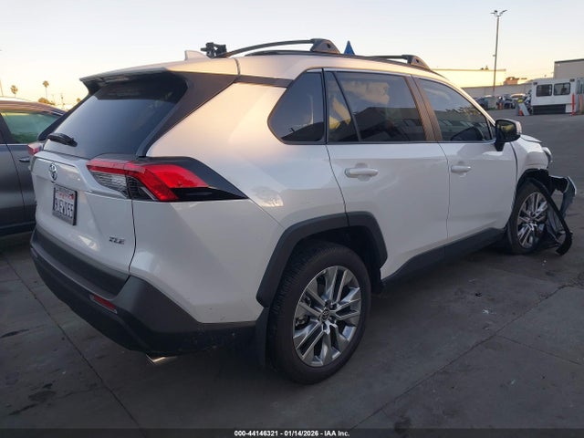 2T3C1RFV0SW399542 Toyota Rav4 Xle Premium
