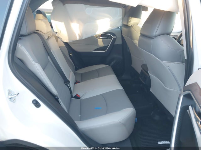 2T3C1RFV0SW399542 Toyota Rav4 Xle Premium