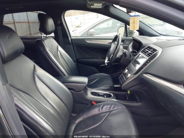 2019 LINCOLN MKC 5LMCJ3D9XKUL22461 Photo 4