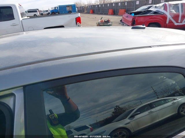 KMHD35LH3GU256185 Hyundai ELANTRA GT