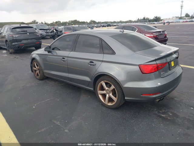 2016 AUDI A3 WAUA7GFF1G1016665 Photo 2