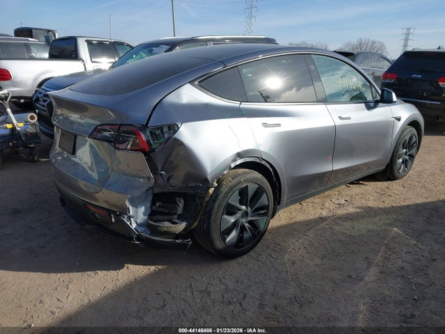 2025 TESLA MODEL Y 7SAYGDEE2SF287262 Photo 3