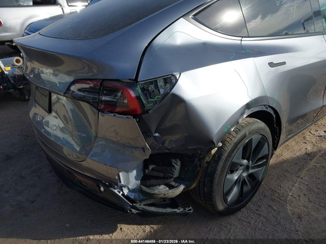 2025 TESLA MODEL Y 7SAYGDEE2SF287262 Photo 5